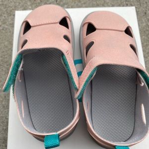 Ten Little, size 8.5, pink sandals, new never worn
